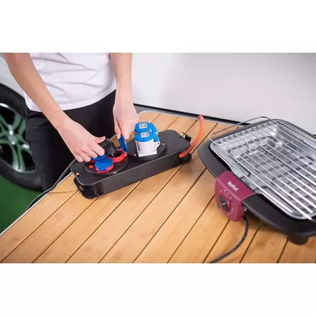 Camping Jakolaatikko pistokkeella / virranjakajalla 16A retkeilyyn ja pysyvään ulkokäyttöön IP44 (vaunun virranjakaja 1,50 m kaapeli oranssina) - Jatkojohdot - 4007123673810 - 50