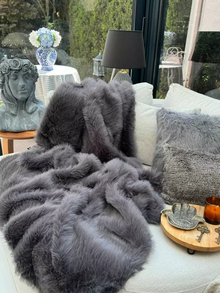 Anthracite Polyesteri Sohvasuoja 200x70 cm - Konepestävä, Liukumaton Alapuoli, Tyylikäs ja Kestävä Suoja - Päiväpeitteet ja torkkupeitot - 8684283850280 - 1