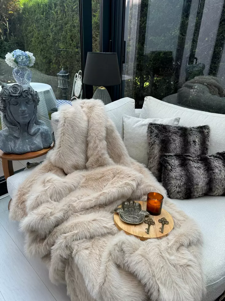 Sohvan Suojus Beige 150x100 cm - 100% Polyesteri, Konepestävä, Liukumaton Alapuoli - Tyylikäs ja Kestävä Suoja - Päiväpeitteet ja torkkupeitot - 8684283850242 - 1