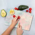 Monivärinen 100% Karkaistu Lasi Leikkuulauta 20x30 cm - Antibakteerinen, Helppo Puhdistaa, Liukumaton Silikoni - Keittiötyövälineet - 8684283728473 - 2