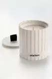 Valkoinen Betoni Nauha Meripihka Kynttilä - 8 cm x 8,5 cm - Paraffiini/Soya - Sisustukseen ja Lahjaksi - Kynttilät ja lyhdyt - 8684282969303 - 3
