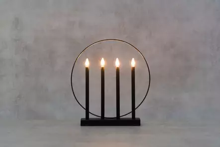 Kynttelikk=C3=B6 4-haarainen metalli musta - Kyntteliköt - 6410416016474 - 1
