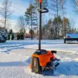 Akkulumilapio Jonköping 40V käytössä pihalla - Lumilingot - 6438168115634 - 13
