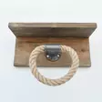 Putkikoukku - Käsintehty Huonekalu, 100% Kuusipuu & Köysi, Pähkinänruskea, 3 kg Kantavuus, 30x14x12 cm, Seinään Kiinnitettävä - Huonekalut - 8681875502824 - 7