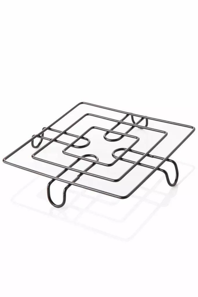 Metallinen Trivet Musta 22x22x2,5 cm - Tyylikäs ja Kestävä Keittiötarvike Suojaamaan Työtasoja Kuumilta Astioilta - Paistinpannut - 8683342788335 - 1