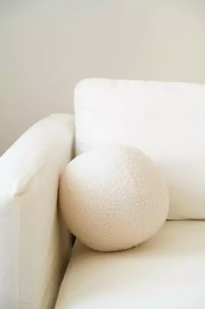 Koristetyyny Vaaleanbeige 20x20x20 cm - 75% Kierrätetty Polyesteri, Silikonitäyte, Konepestävä 20 °C:ssa - Koristetyynyt - 8684283664306 - 1