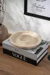 Kylpyhuoneen Tarjotin - 100% Travertiini Marmori, Beige, 22 cm Halkaisija, 3 cm Korkeus - Tyylikäs ja Toimiva - Kylpyhuonetarvikkeet - 8684283055456 - 4