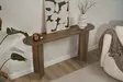 Tyylikäs Pähkinänvärinen Sivupöytä - 100% Melamiinipinnoitettu Lastulevy, 150x75x35 cm, Kestävä ja Helppohoitoinen - Sivu- ja apupöydät - 8684283784486 - 4