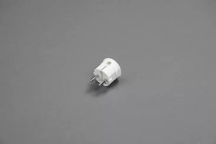 Pistotulppa maadoitettu, valkoinen sivu - Pistorasiat ja kytkimet - 651-0214-16 - 1