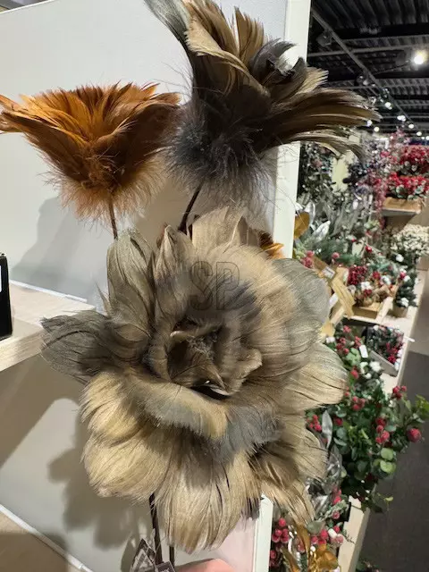 Koristekukka höyhenistä 65 cm – ylellinen keinotekoinen kukka luonnollisilla sävyillä sisustukseen - Tekokasvit ja tekokukat - 8721037510776 - 1