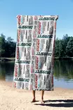 Monivärinen Rantapyyhe 70x130 cm - Pehmeä ja Imukykyinen 70% Polyesteri / 30% Polyamidi - Ylellinen Mikrokuitukangas - Pyyhkeet ja kylpytakit - 8684282665557 - 3