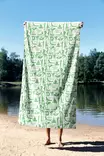 Monivärinen Rantapyyhe 70x130 cm - Pehmeä ja Imukykyinen Polyesteri/Polyamidi Mikrokuitukangas - Kylpyhuoneeseen - Pyyhkeet ja kylpytakit - 8684282665977 - 2