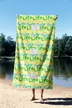 Monivärinen Rantapyyhe 90x150 cm - Ylellinen Mukavuus ja Kestävä Mikrokuitukangas 70% Polyesteri / 30% Polyamidi - Pyyhkeet ja kylpytakit - 8684282666097 - 4