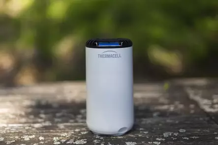 Hyttystorjuntalaite Thermacell Mini Halo valkoinen - Hyttysansat ja -karkottimet - 843654001838 - 2