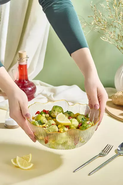 Lasinen salaattikulho, läpinäkyvä, 21 cm, kultareunainen, kestävä - Tarjoiluastiat - 8684283796038 - 1