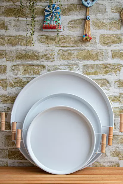 Metallinen Tarjotinsarja (3 kpl) - Tyylikäs Valkoinen Keittiöväline, Koot: 30x30, 37x37, 45x45 cm, Ei Astianpesukoneeseen - Tarjoiluastiat - 8684283574698 - 1