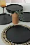Matta Musta Keraaminen Lautassetti 27 cm (6 kpl) - Antibakteerinen, Helppo Puhdistaa, Mikroaaltouuni- ja Astianpesukoneenkestävä - Tarjoiluastiat - 8684282461128 - 5