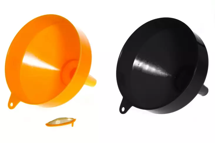 Polttoainesuppilo + sihti 21 cm - Bensakannut ja kanisterit - 6410411826498 - 1