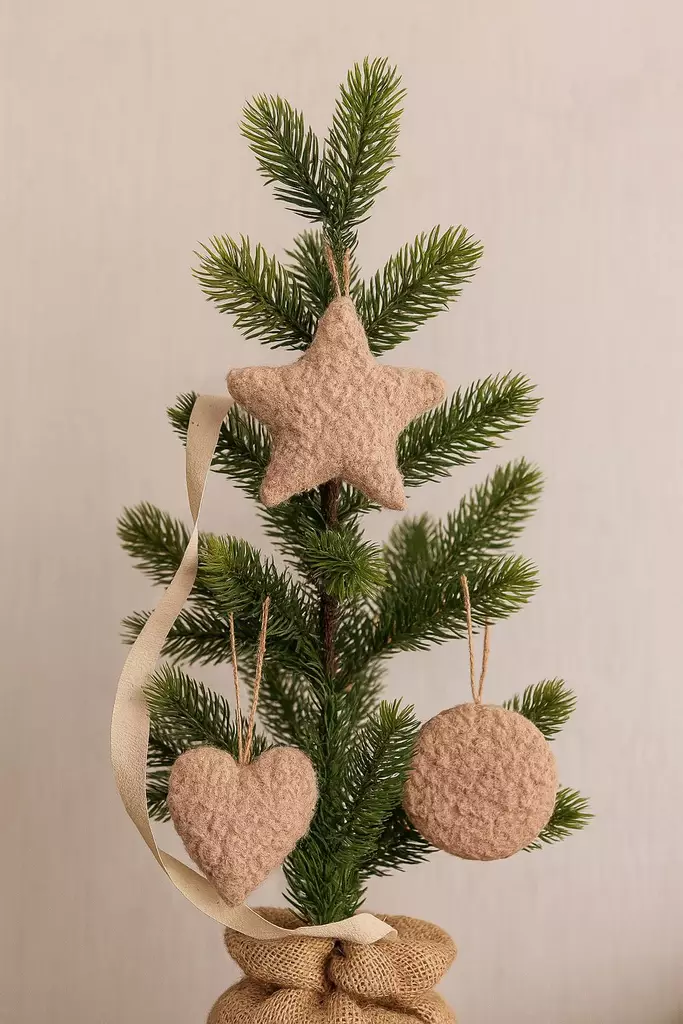 Joulukoristeet - Ruskea, 80% Polyesteri / 20% Juutti, 12x12x13 cm, 3 kpl, Helmisilikoni, Pyyhittävä Kostealla Liinalla - Joulukoristeet ja -tekstiilit - 8684283979288 - 1