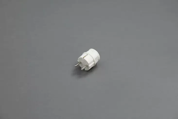 Pistotulppa maadoitettu, valkoinen - Sähköasennustarvikkeet - 651-0147-99 - 1