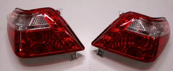 Silverfox Four: Takavalo pari - SilverFox Four - 6438431016439 - 1