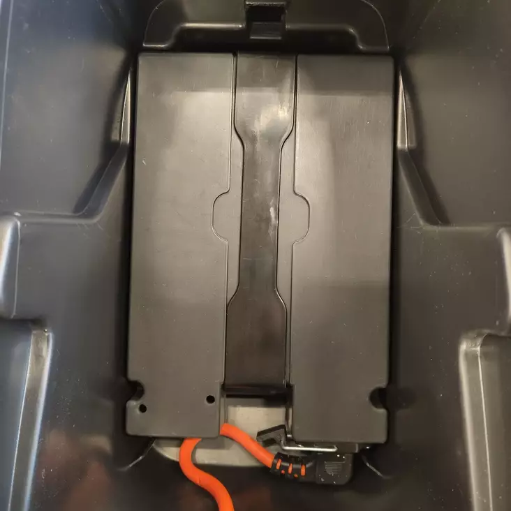 E-Scooter 2.0: Akkujen laatikko istuimen alla - E-Scooter 2.0 - 6438431028319 - 1